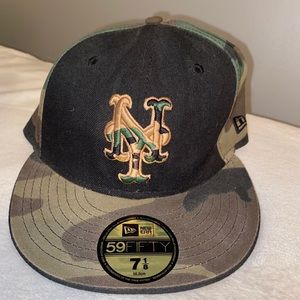 Men’s Fitted NY Mets Camo Hat